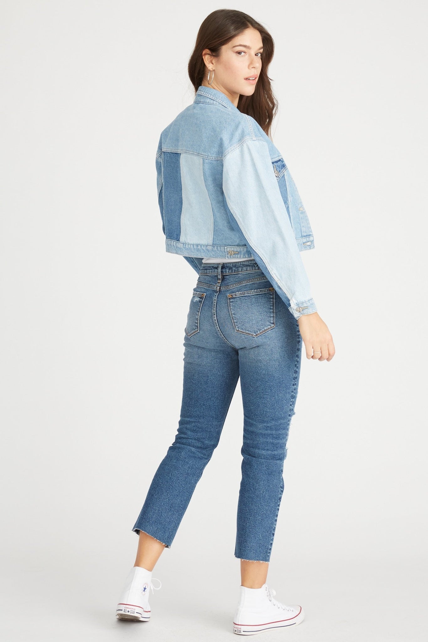 Load image into Gallery viewer, COLOR BLOCKED CROPPED DENIM JACKET