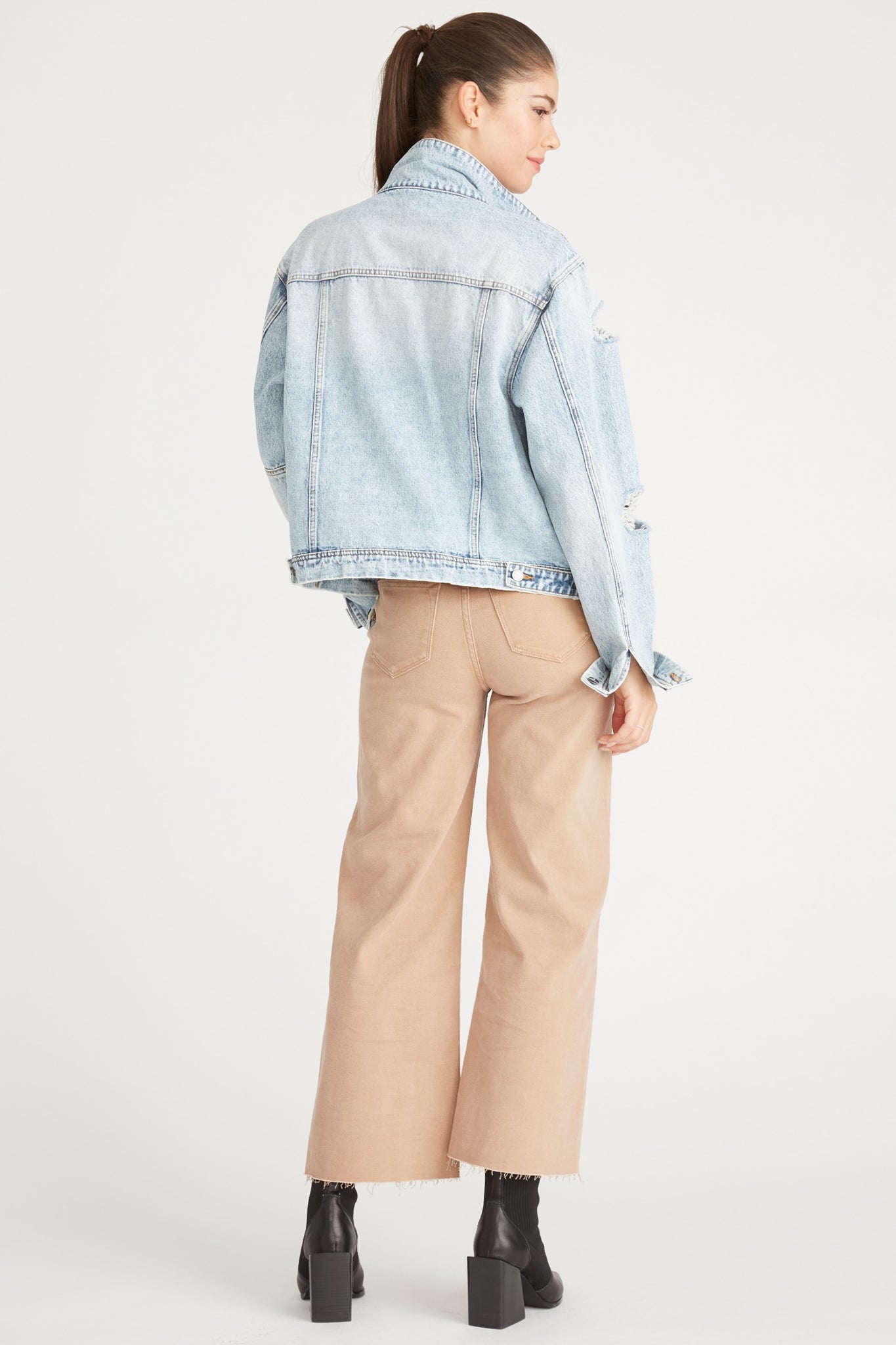 Load image into Gallery viewer, MEDIUM WASH DESTRUCTED DENIM JACKET