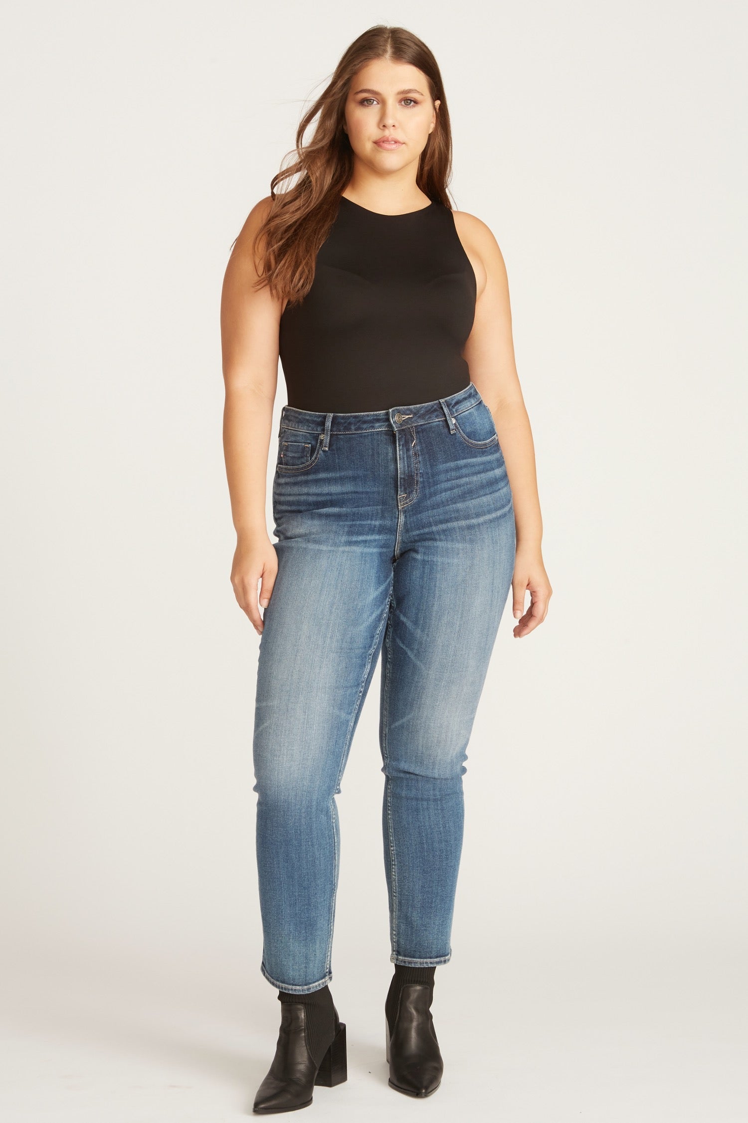 Marley Mid Rise Straight [Plus Size] - Medium Wash