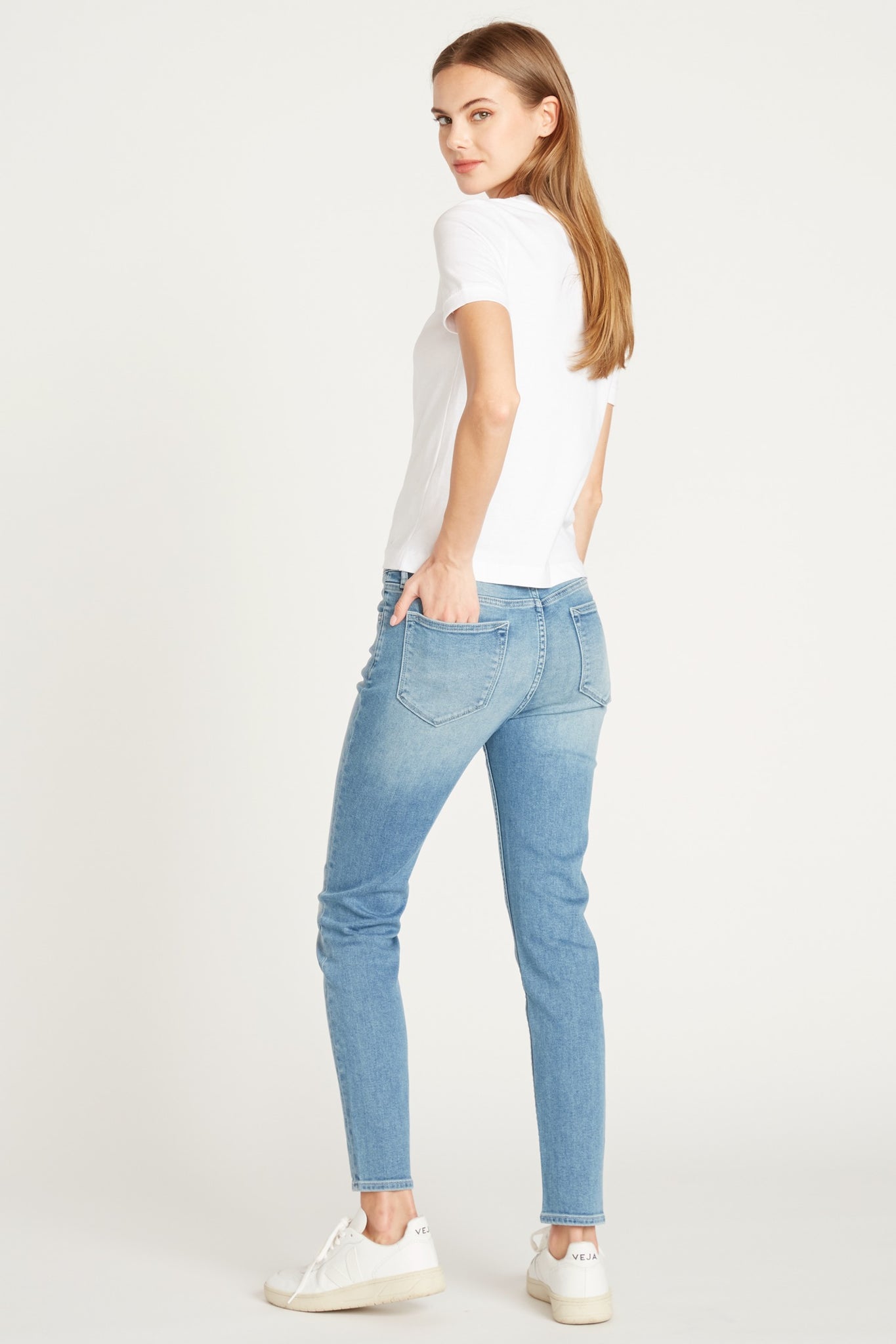 Load image into Gallery viewer, MARLEY MID SKINNY LEG - LIGHT WASH
