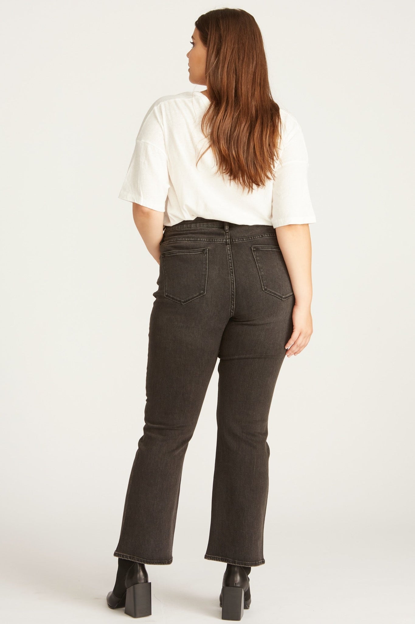 Load image into Gallery viewer, PLUS MARLEY MIDRISE BOOTCUT - WASHED BLACK