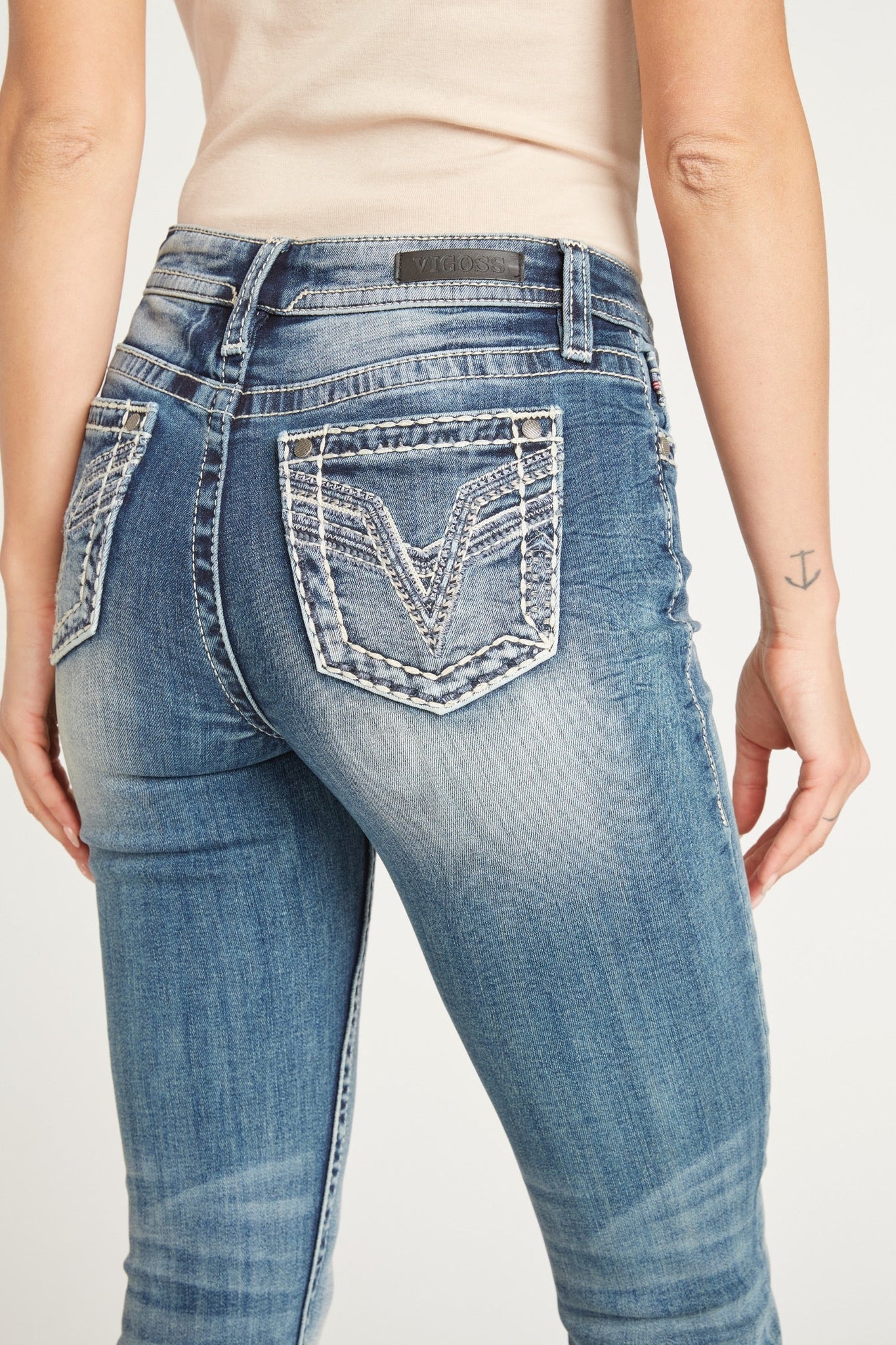 Load image into Gallery viewer, STELLA V STITCH BOOT CUT - MEDIUM WASH