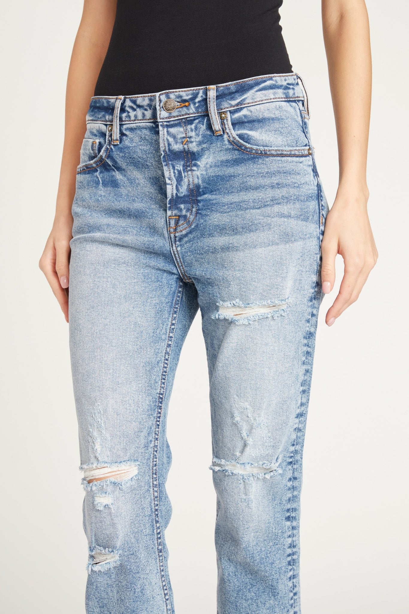 Load image into Gallery viewer, STEVIE CROP STRAIGHT LEG - MEDIUM WASH