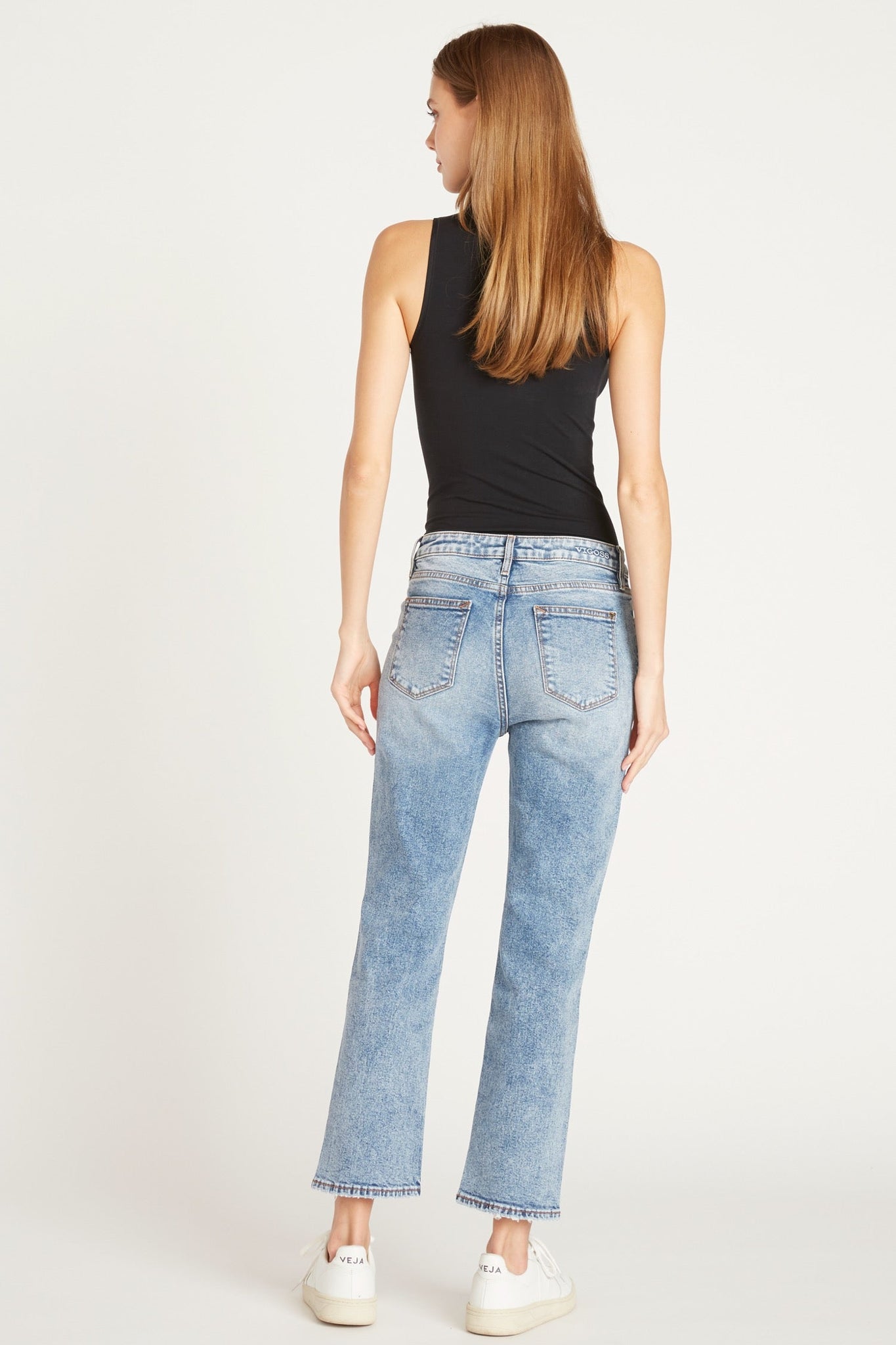 Load image into Gallery viewer, STEVIE CROP STRAIGHT LEG - MEDIUM WASH