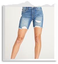 Load image into Gallery viewer, ACE HIGHRISE BERMUDA - MEDIUM WASH
