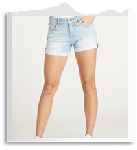 Load image into Gallery viewer, MARLEY MIDRISE CUFF SHORT - LIGHT WASH
