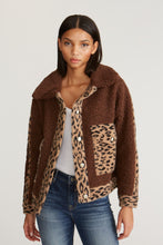 Load image into Gallery viewer, Sherpa Jacket - Brown Leopard
