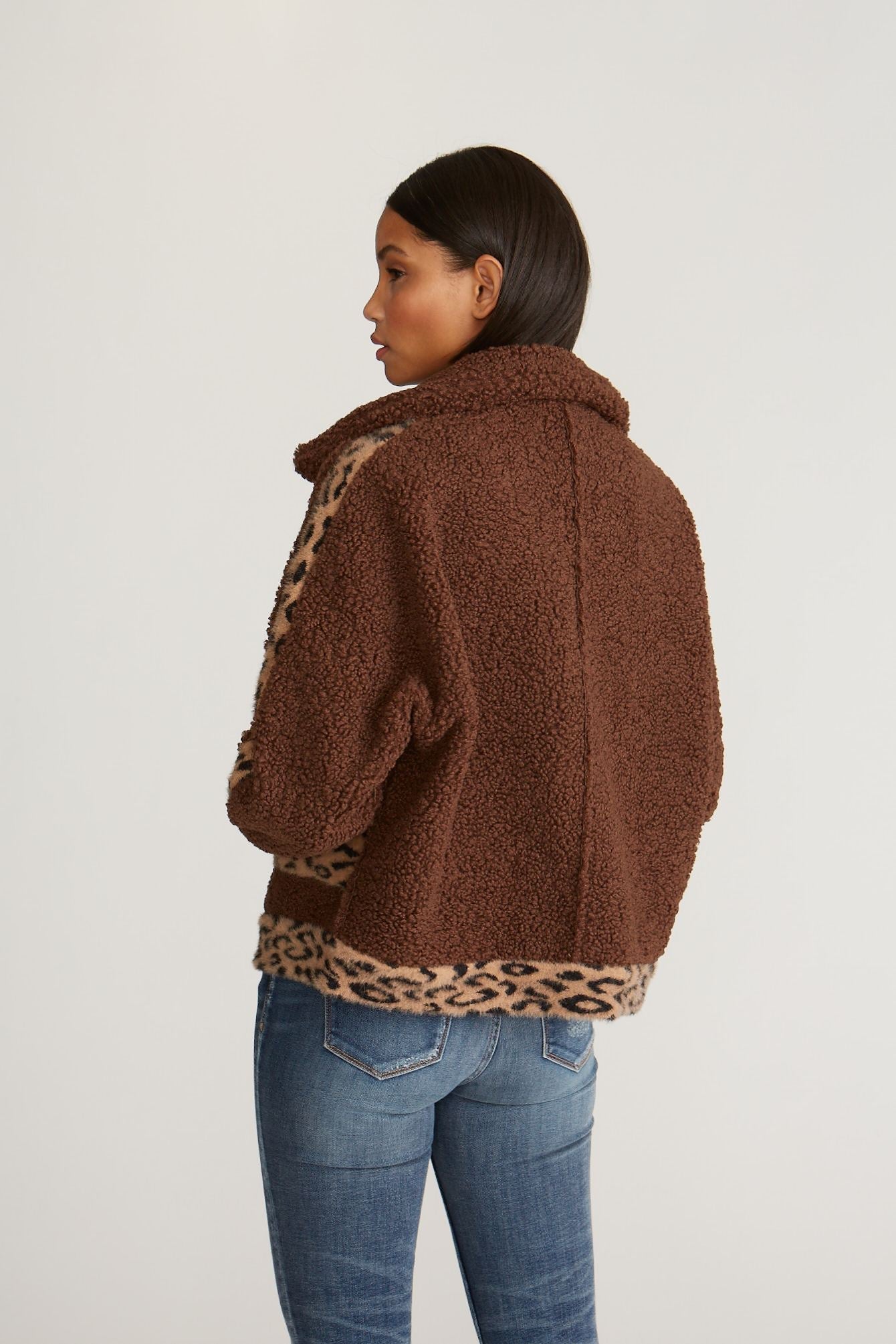 Load image into Gallery viewer, Sherpa Jacket - Brown Leopard
