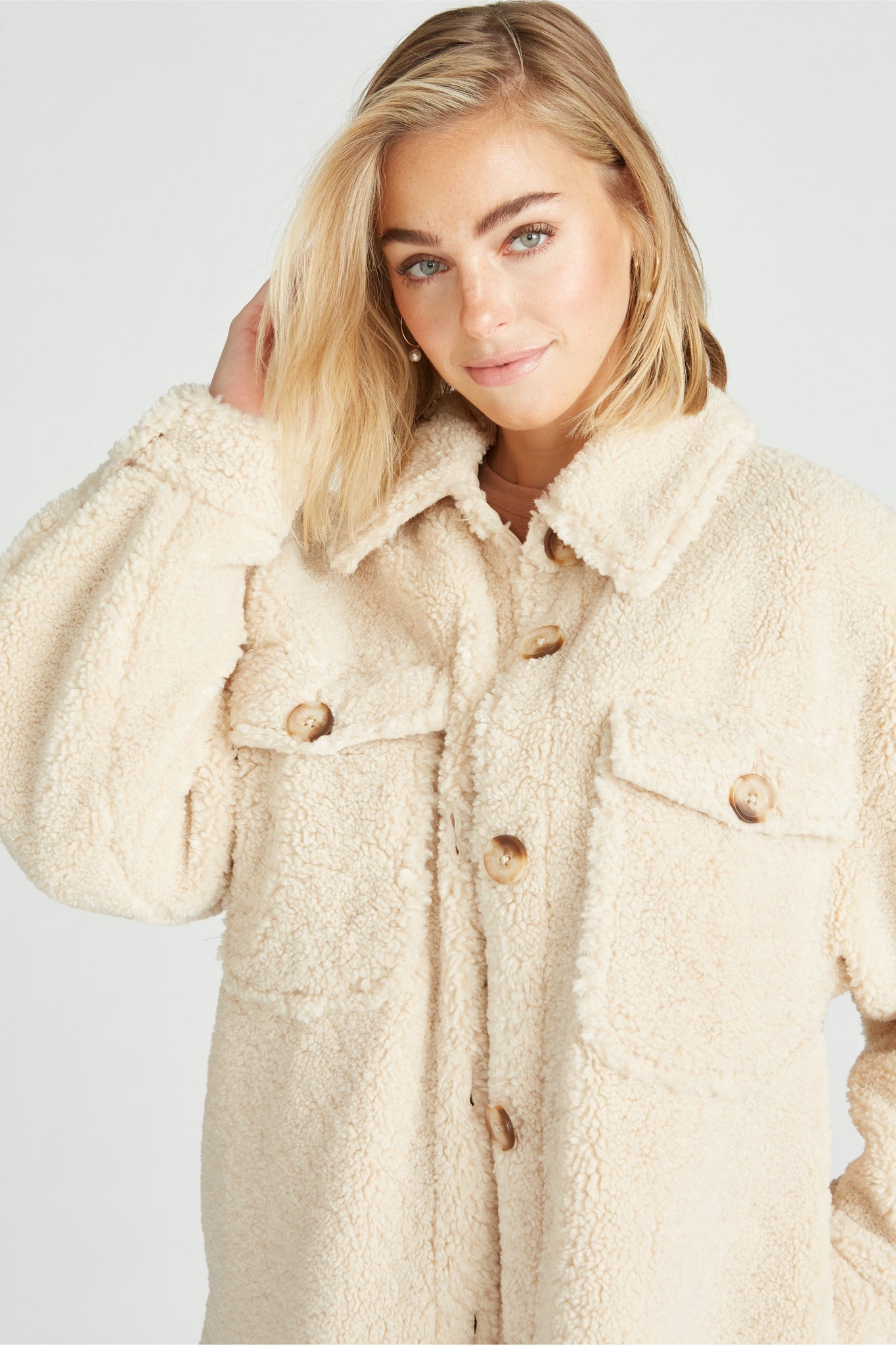 Load image into Gallery viewer, SHERPA SHACKET - WHITE
