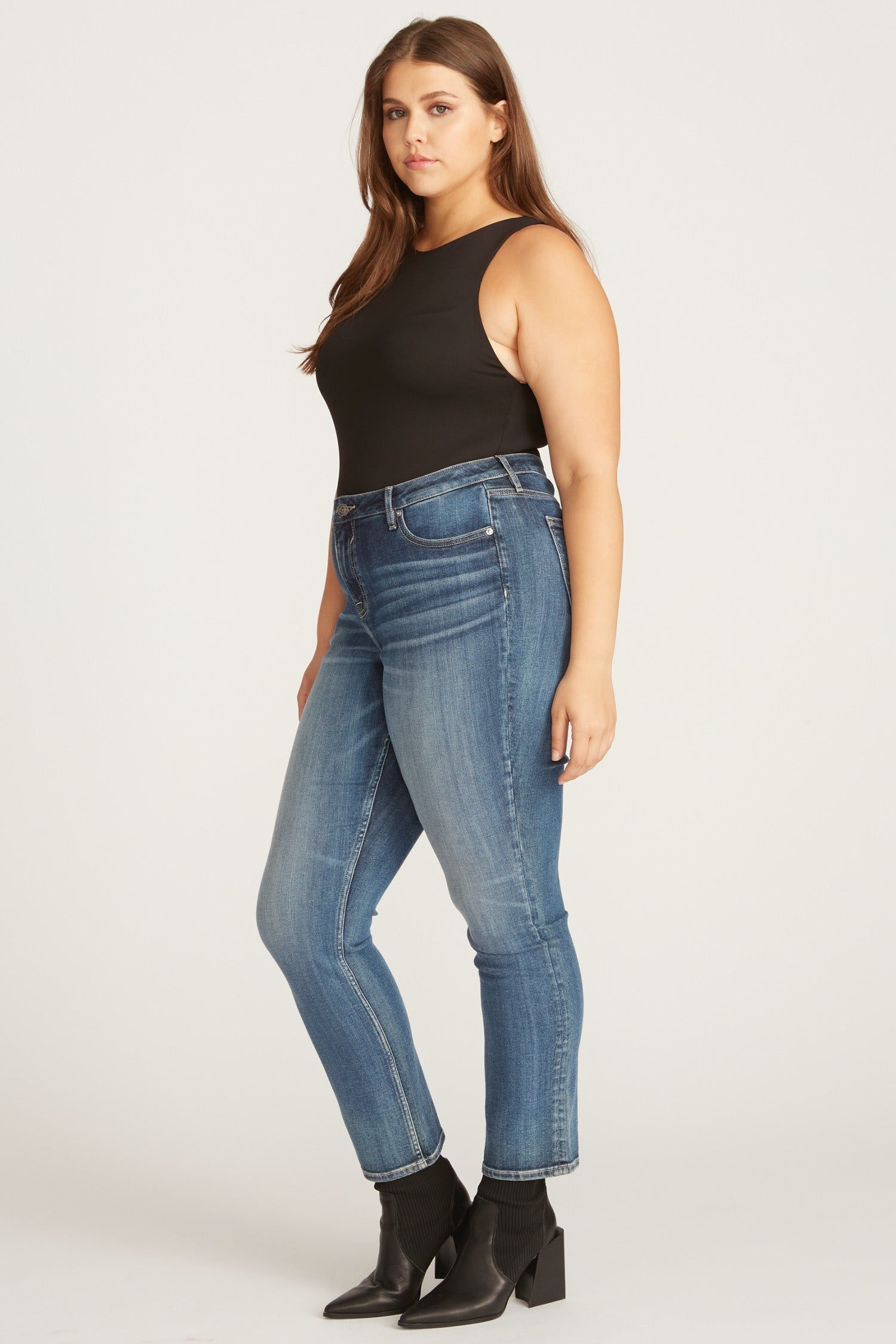 Marley Mid Rise Straight [Plus Size] - Medium Wash