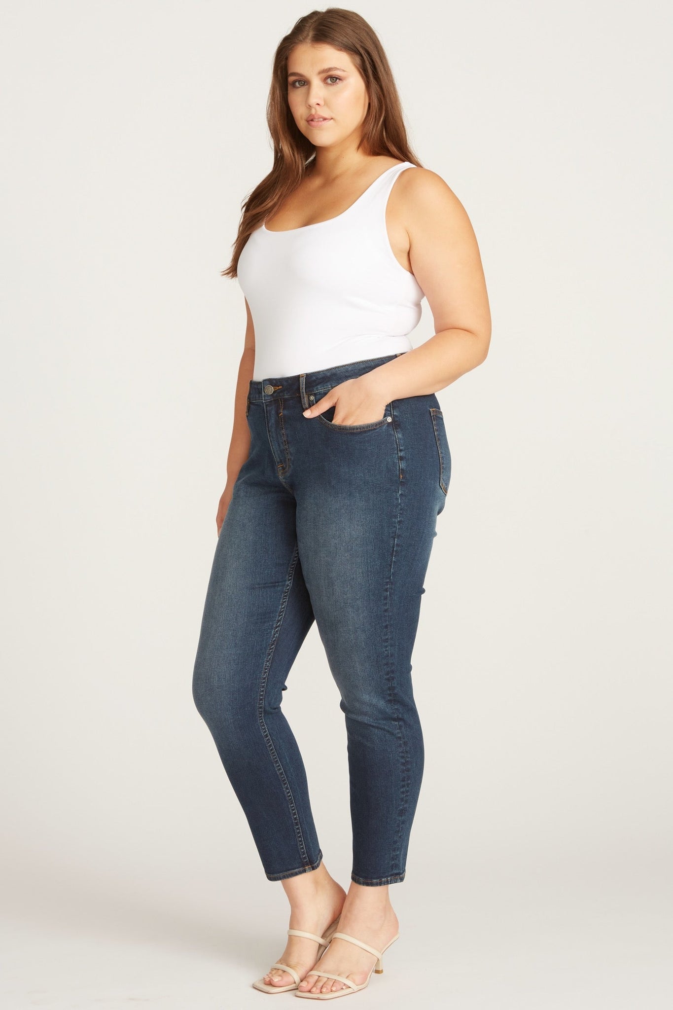 Load image into Gallery viewer, Jagger Skinny [PLUS SIZE] Dark Wash
