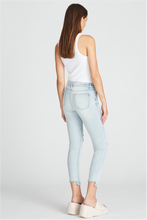 Load image into Gallery viewer, MARLEY MID RISE SKINNY - LIGHT WASH
