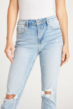 Load image into Gallery viewer, FRANKIE HIGH RISE SLIM STRAIGHT LEG - LIGHT WASH
