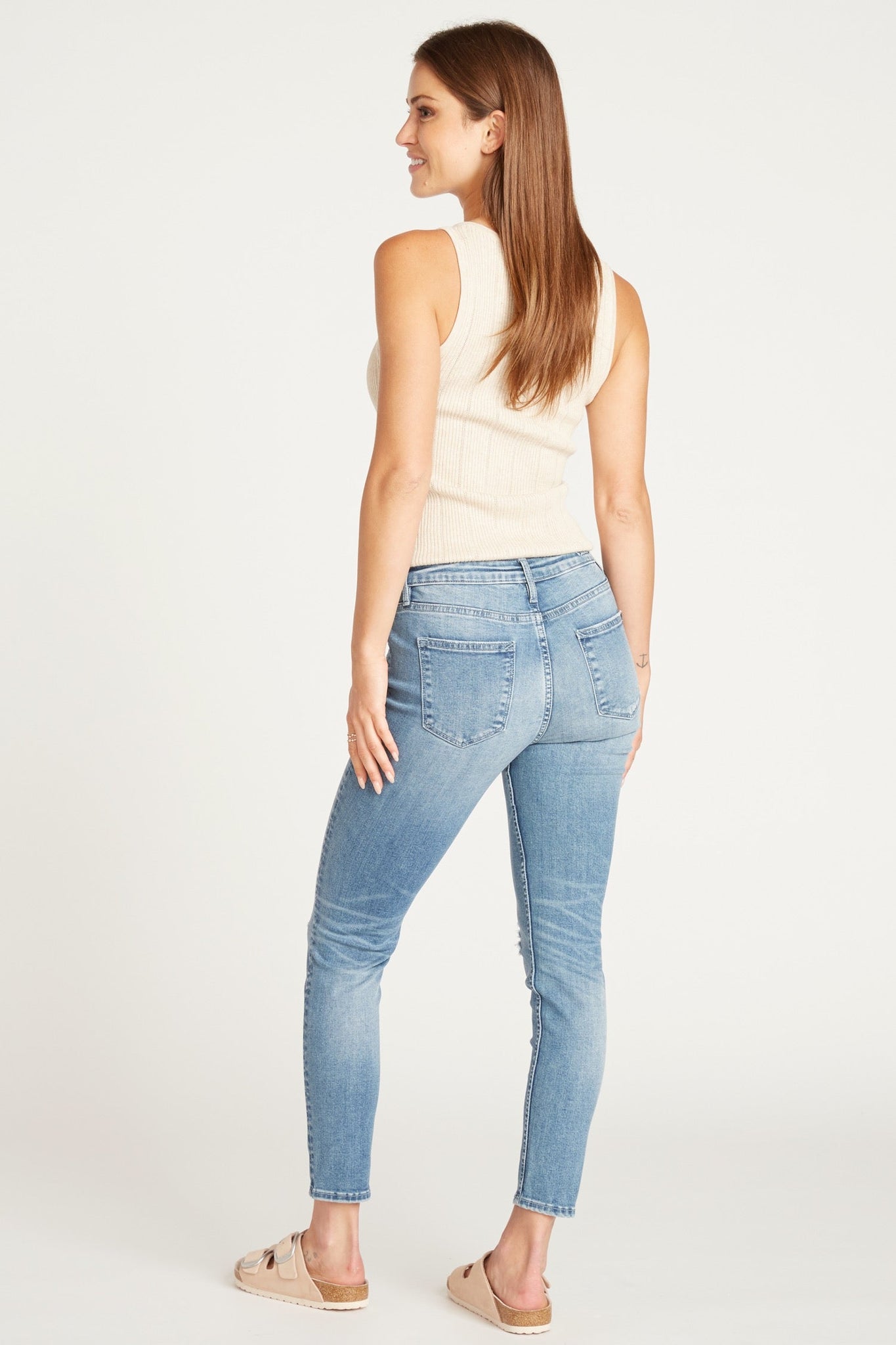 Load image into Gallery viewer, MARLEY MID RISE SKINNY LEG - MEDIUM WASH
