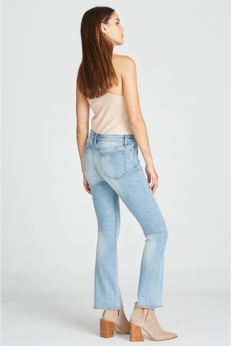 Load image into Gallery viewer, MARLEY MID RISE BOOTCUT - MEDIUM WASH
