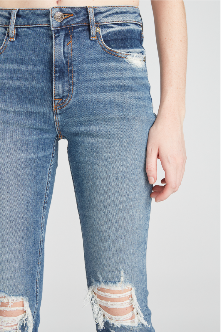 Load image into Gallery viewer, STEVIE CROP STRAIGHT- DESTRUCTED MEDIUM WASH
