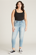 Load image into Gallery viewer, Marley Mid Rise Skinny [Plus Size] - Light Wash
