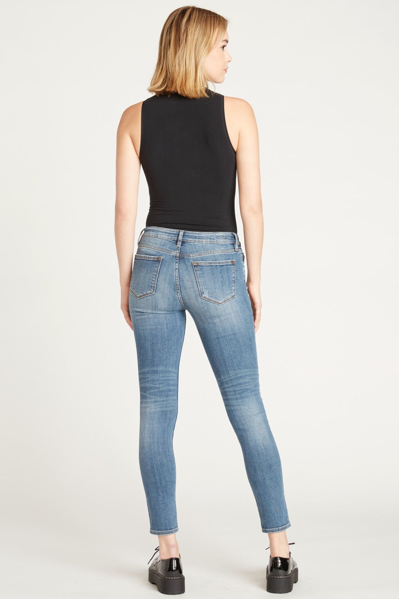 Load image into Gallery viewer, JAGGER SKINNY - MEDIUM WASH
