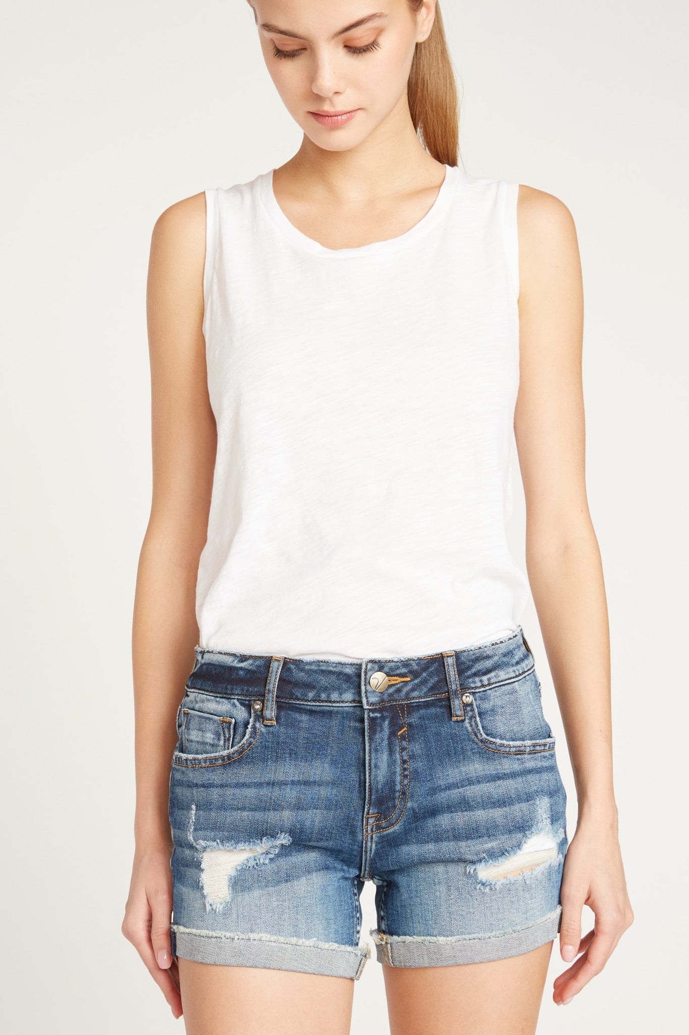 Load image into Gallery viewer, MARLEY MIDRISE CUFF SHORT  -  MEDIUM WASH
