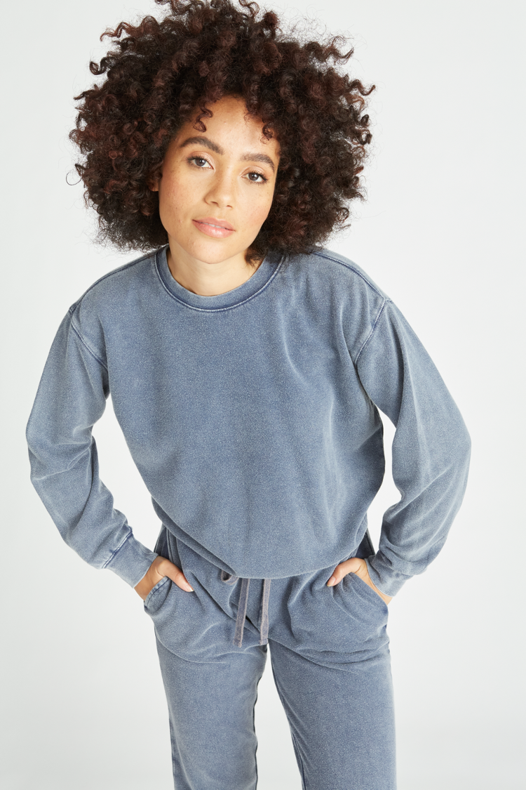 Load image into Gallery viewer, ACID WASH FRENCH TERRY SWEATSHIRT - NAVY
